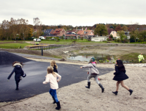 Erhvervsminister indvier Låsby Søpark