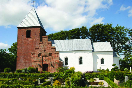 Kobberlamper stjålet ved kirke