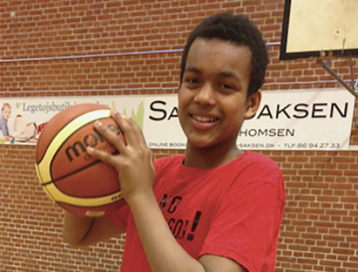 Lokal basketball-spiller udtaget til landshold