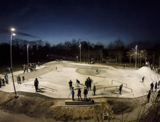 Lys over skateparken