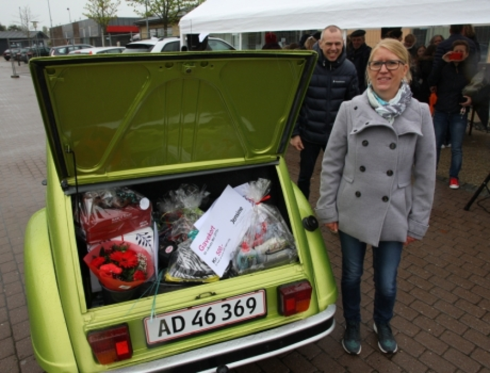 'Årets mor' smilede gennem regnen